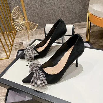 Ženske čevlji za ženske 2023 nov modni visoke pete konicami prstov žamet elegantne dame čevlji stiletto petah kristalno bowknot